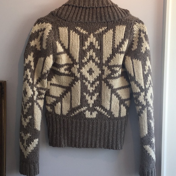 American Eagle cabin sweater - Picture 4 of 7